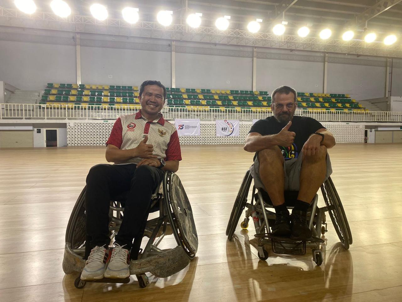 PRUI SecGen Mr Fikri Al Azhar with INAWRF founder Pak Rodney Holt